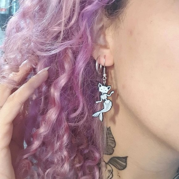 🧿 2 for $25 🧿 Spooky Lil' Skeletal Mermaid Kittens Dangle Earrings - Picture 8 of 10